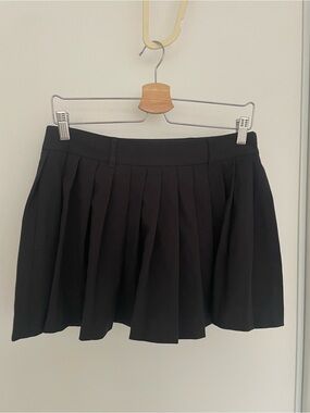 Black Pleated Mini Skort